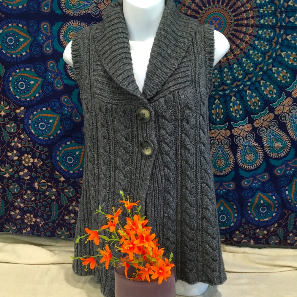 SALE!!! Eddie Bauer Gray Two-Button Cable Sweater Vest, Sz. Small - Picture 2 of 16